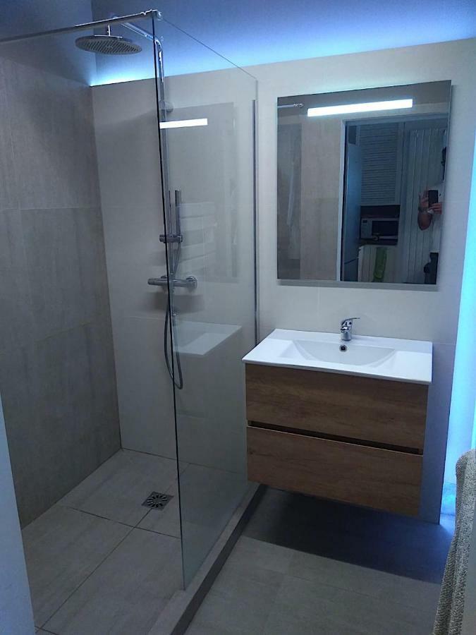 Bel Appartement Les Pieds Dans L'Eau Villeneuve-Loubet Exteriör bild